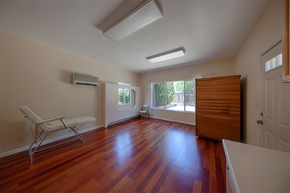 Cottage Work Room (B) Picture - 327 S Baywood Ave, San Jose 95128 Cottage Work Room (B) picture - 327 S Baywood Ave, San Jose 95128