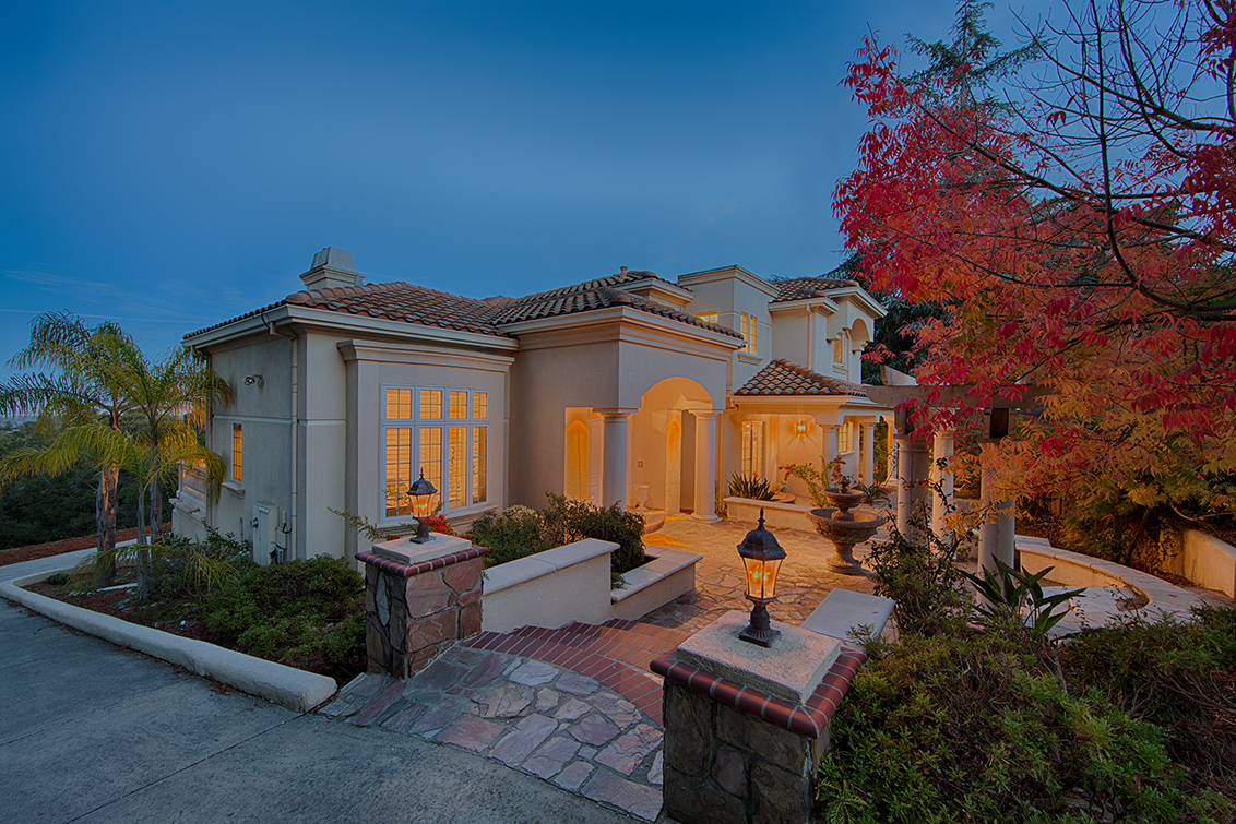 Want to buy a luxury home in Los Altos Hills