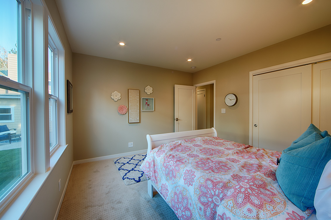 Bedroom 2 (C) picture - 240 Arlington Rd, Redwood City 94062