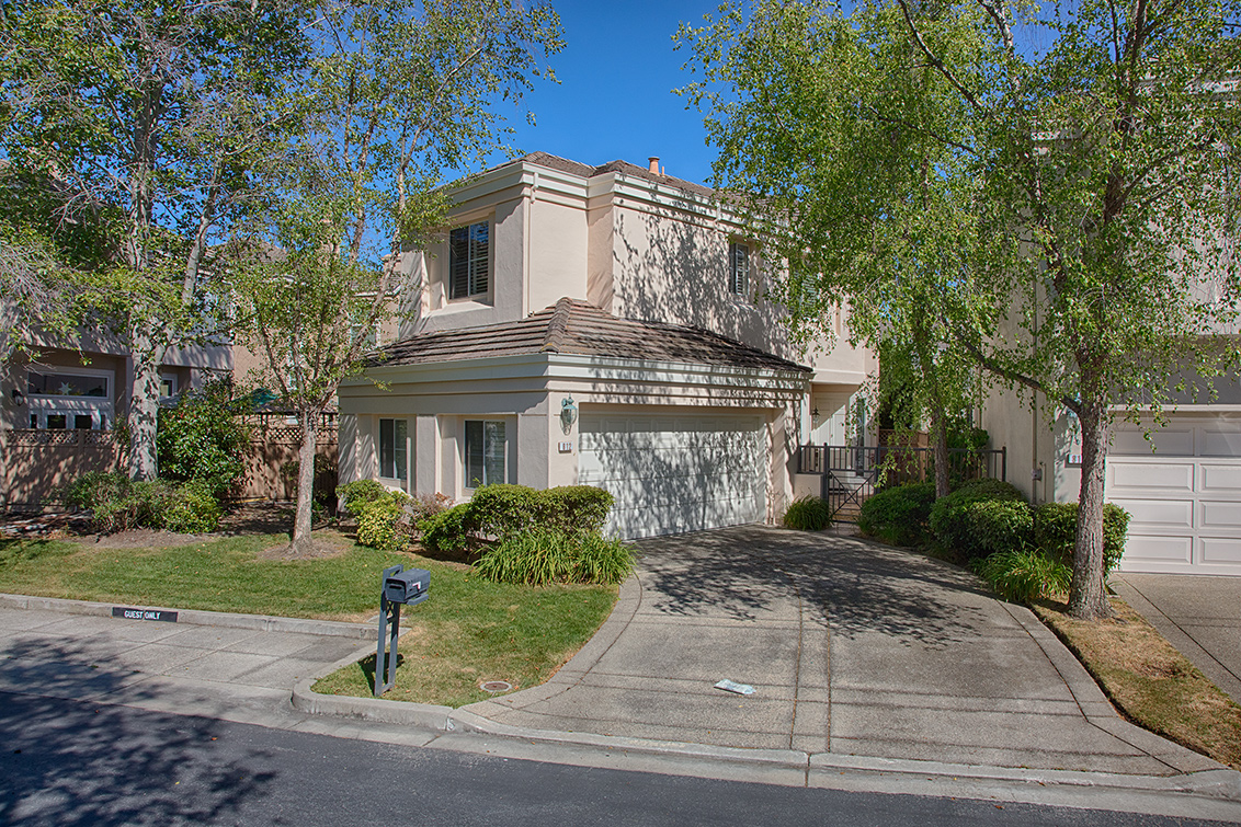 Want to buy 812 Corriente Point Dr