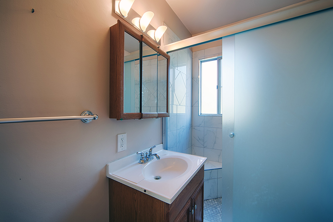 Bathroom (A) Picture - 718 15th Ave, Menlo Park 94025 Bathroom (A) picture - 718 15th Ave, Menlo Park 94025