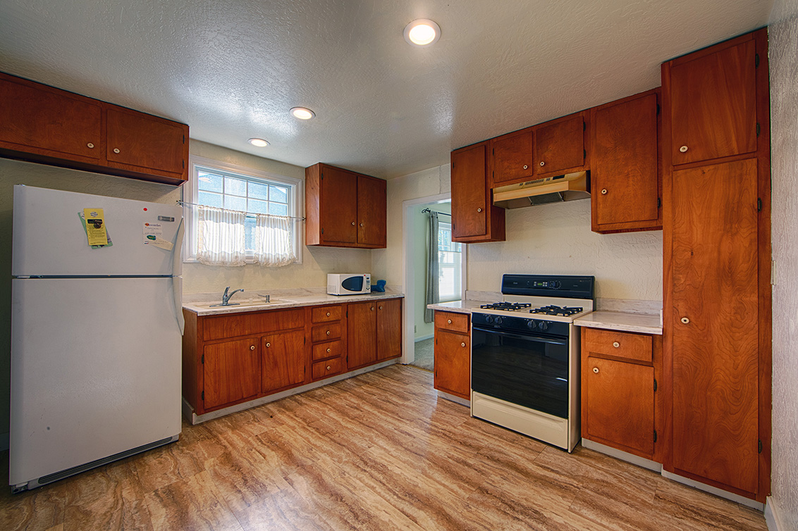 Kitchen (C) picture - 718 15th Ave, Menlo Park 94025