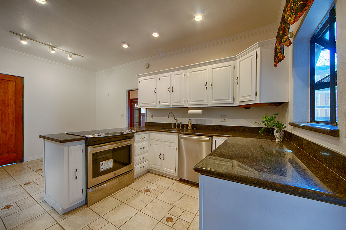 Kitchen (B) picture - 2055 Alameda Way, San Jose 95126