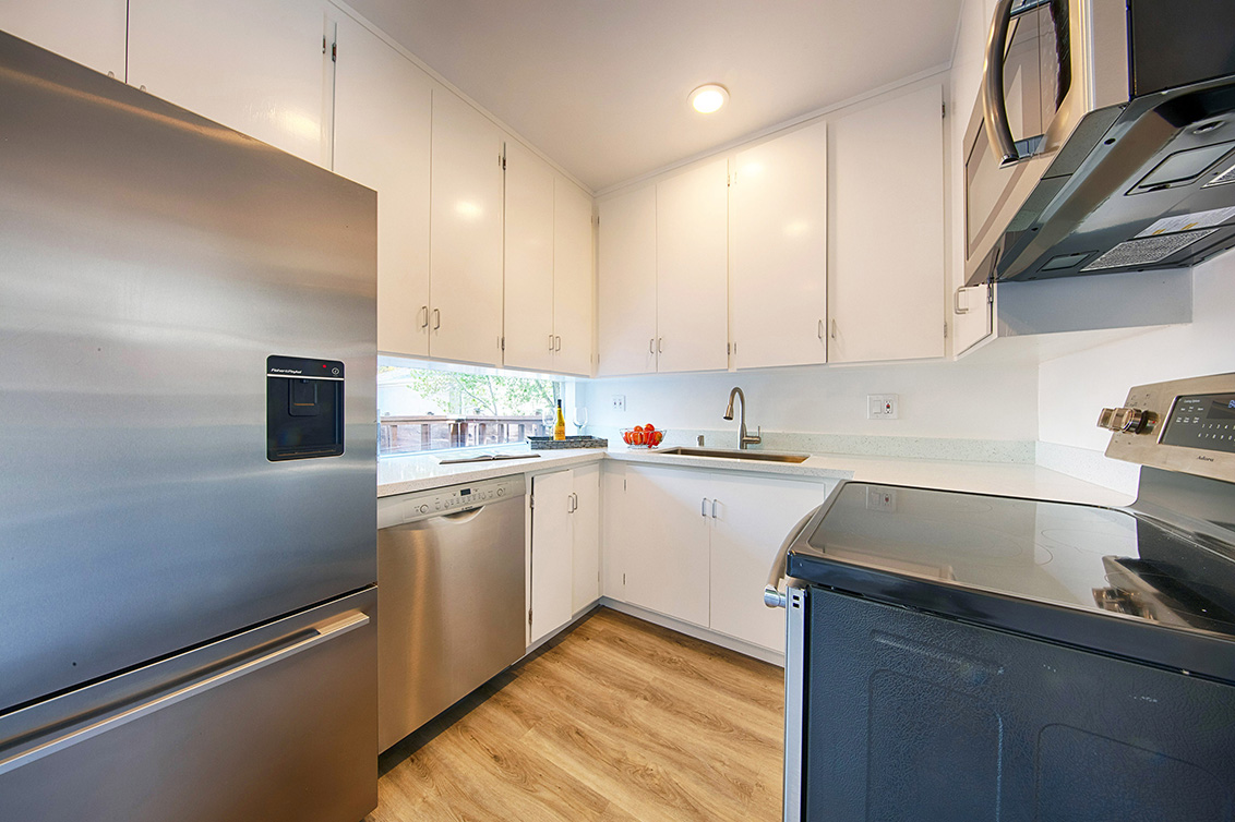 Kitchen - 2149 Bowdoin St, Palo Alto 94306