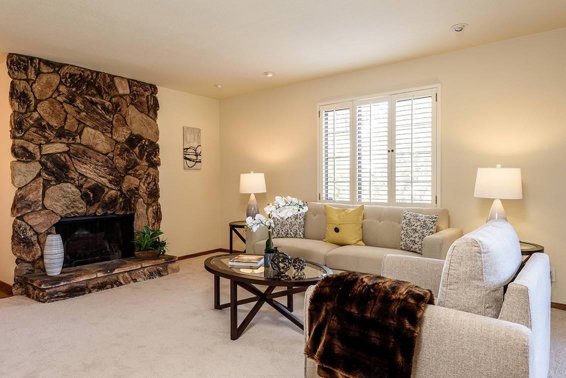 Living Room (B) picture - 1126 Brewster Ave, Redwood City 94062