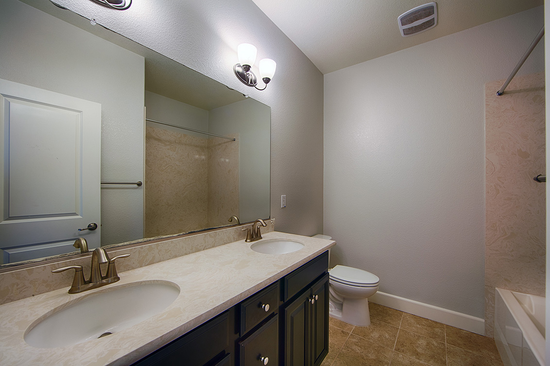 Bathroom 2 (A) picture - 41559 Casabella Common, Fremont 94539
