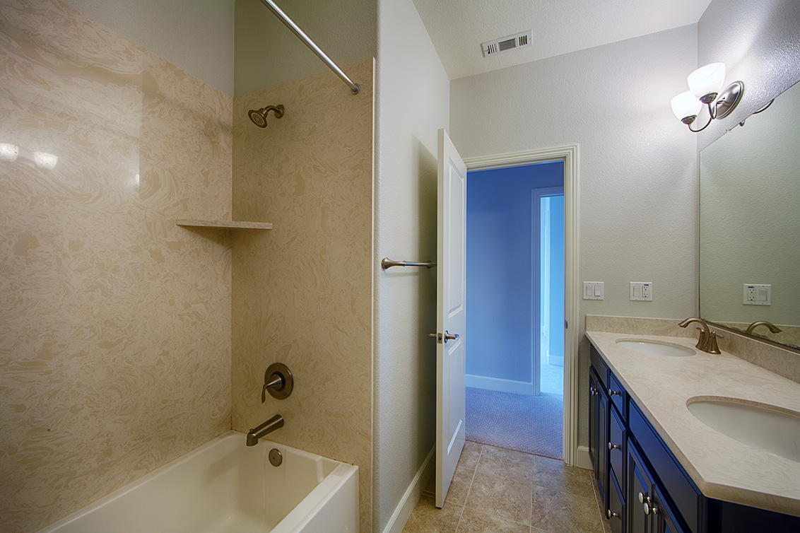 Bathroom 2 (B) picture - 41559 Casabella Common, Fremont 94539
