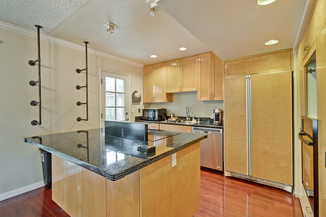 Kitchen (C) Picture - 125 Connemara Way 162, Sunnyvale 94087 Kitchen (C) picture - 125 Connemara Way 162, Sunnyvale 94087