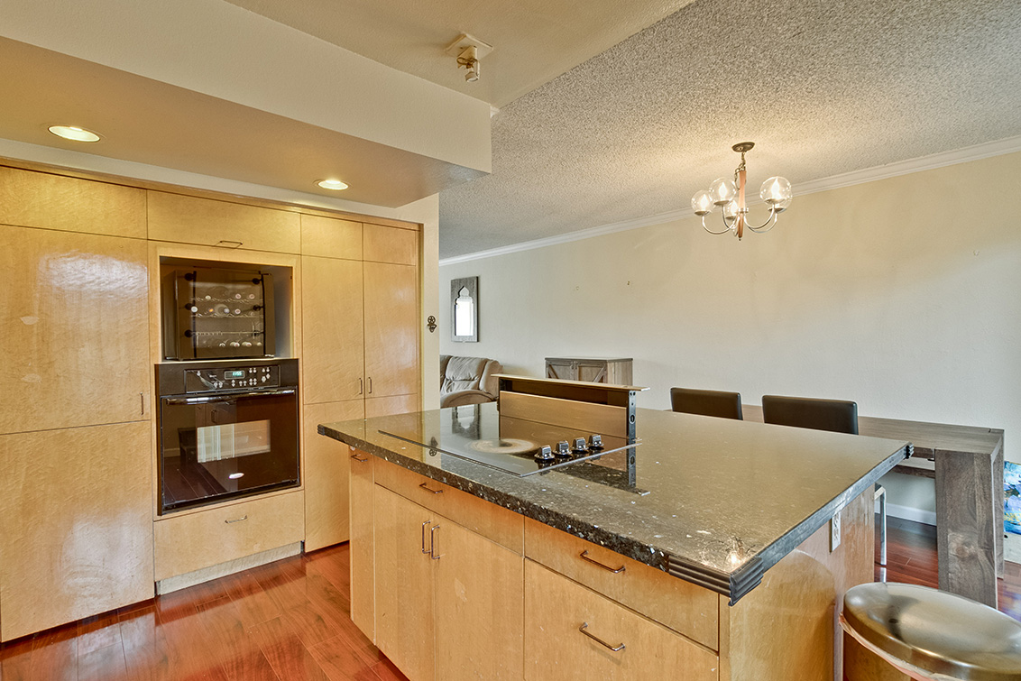Kitchen (E) Picture - 125 Connemara Way 162, Sunnyvale 94087 Kitchen (E) picture - 125 Connemara Way 162, Sunnyvale 94087