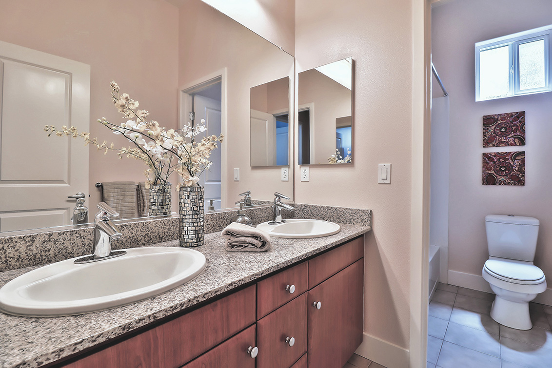 Bathroom 2 (A) Picture - 933 Curlew Ln, Palo Alto 94303 Bathroom 2 (A) picture - 933 Curlew Ln, Palo Alto 94303