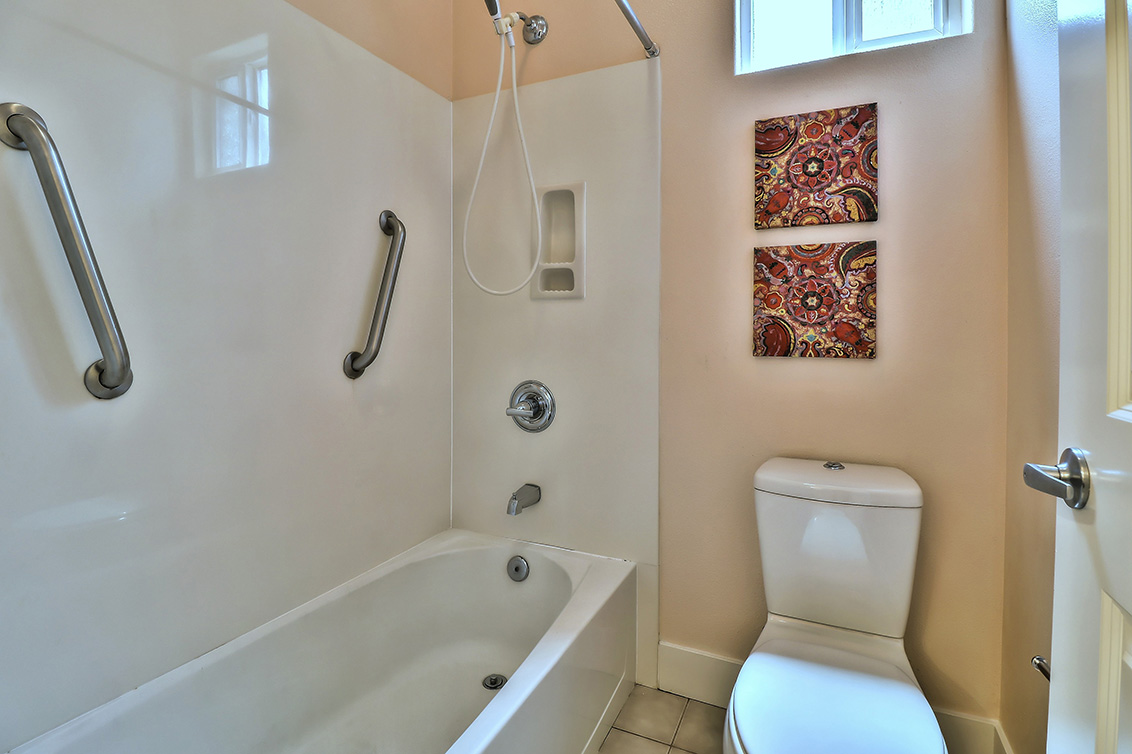 Bathroom 2 (B) Picture - 933 Curlew Ln, Palo Alto 94303 Bathroom 2 (B) picture - 933 Curlew Ln, Palo Alto 94303