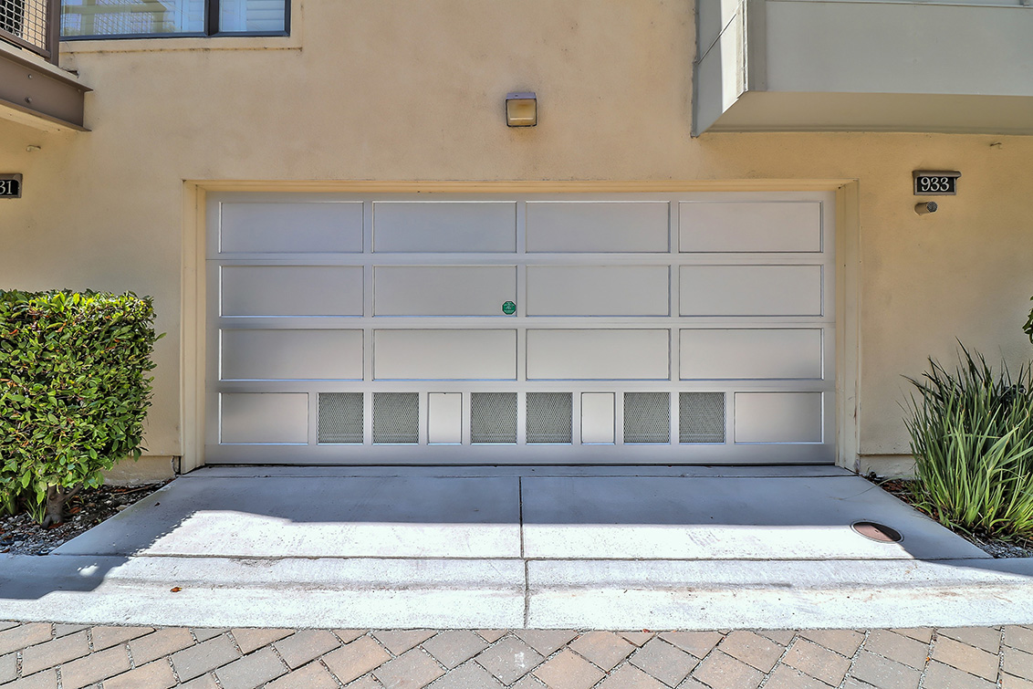 Garage (A) Picture - 933 Curlew Ln, Palo Alto 94303 Garage (A) picture - 933 Curlew Ln, Palo Alto 94303