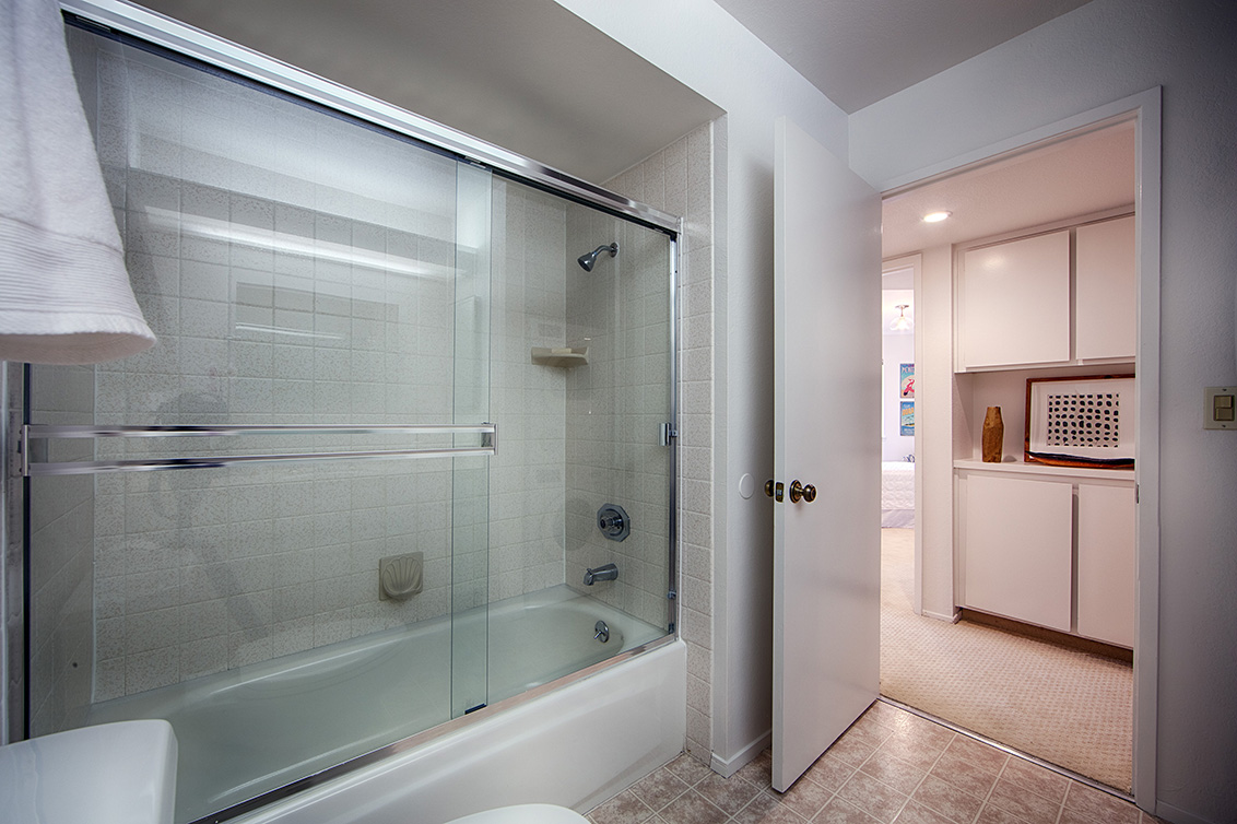 Bathroom (B) Picture - 1001 E Evelyn Ter 114, Sunnyvale 94086 Bathroom (B) picture - 1001 E Evelyn Ter 114, Sunnyvale 94086
