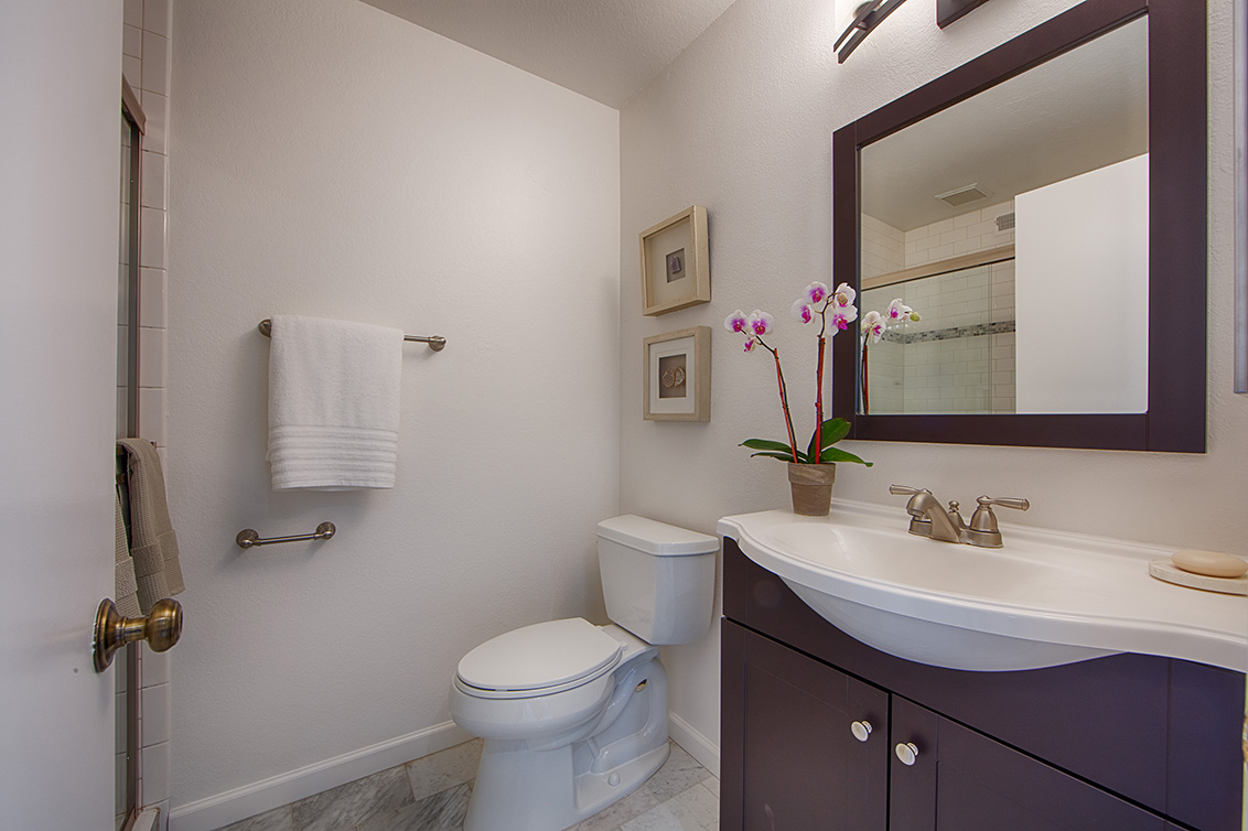 Master Bath (A) Picture - 1001 E Evelyn Ter 114, Sunnyvale 94086 Master Bath (A) picture - 1001 E Evelyn Ter 114, Sunnyvale 94086