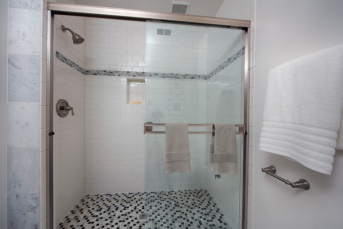 Master Bath (B) Picture - 1001 E Evelyn Ter 114, Sunnyvale 94086 Master Bath (B) picture - 1001 E Evelyn Ter 114, Sunnyvale 94086