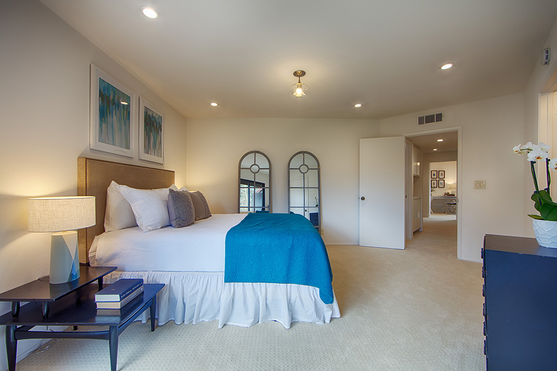 Master Bedroom (B) picture - 1001 E Evelyn Ter 114, Sunnyvale 94086