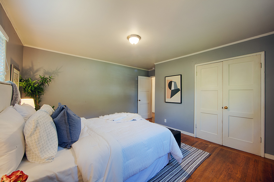 Bedroom 4 (C) picture - 1400 Edgewood Rd, Redwood City 94062