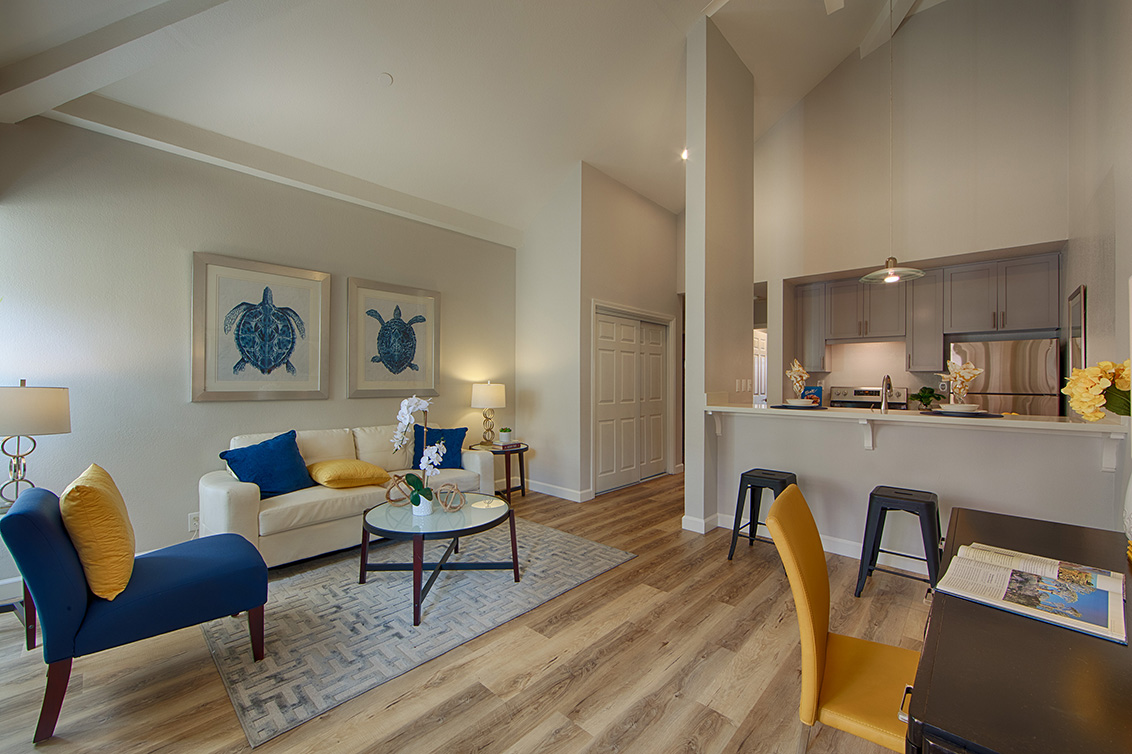 Living Room (C) picture - 4151 El Camino Way E, Palo Alto 94306
