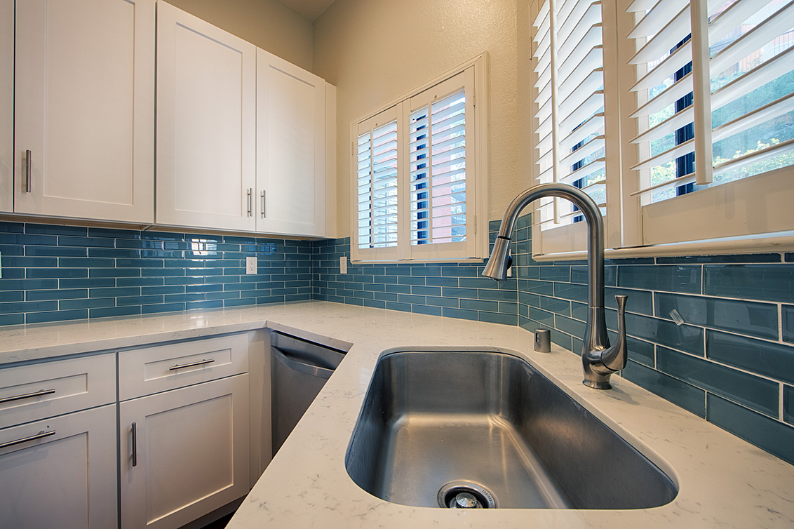 Kitchen (D) picture - 2 Elm St 202, San Carlos 94070