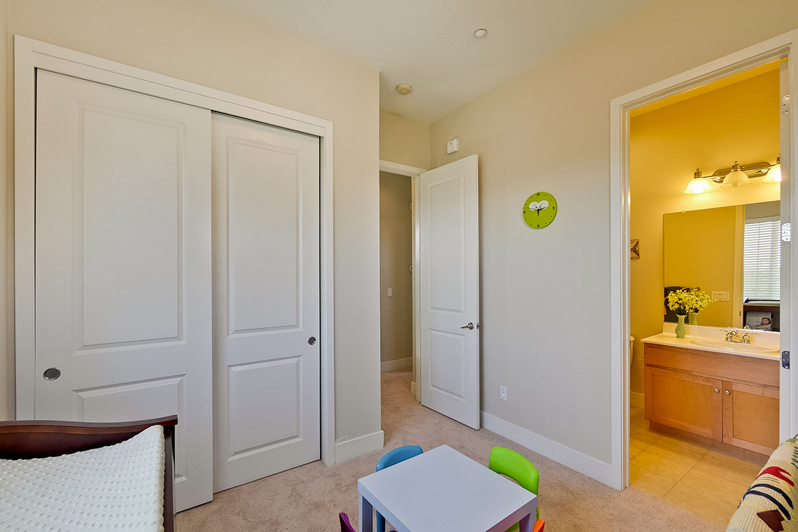 Bedroom 2 (C) picture - 3732 Feather Ln, Palo Alto 94303