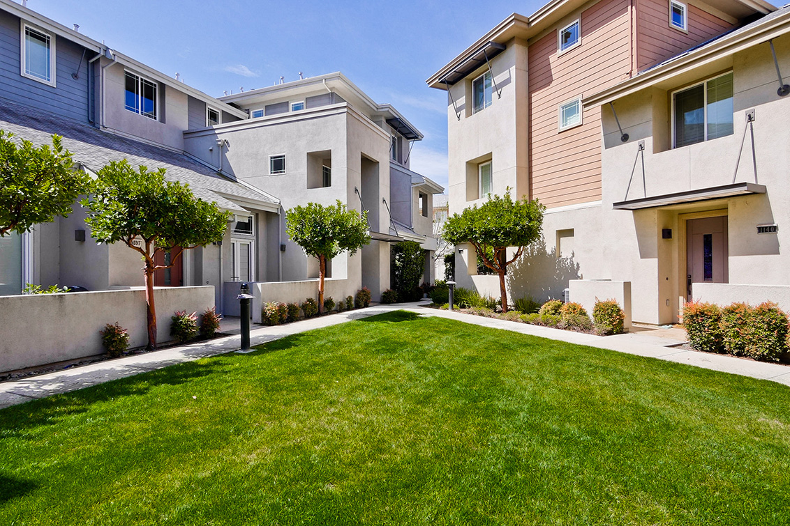 Community (G) picture - 3732 Feather Ln, Palo Alto 94303