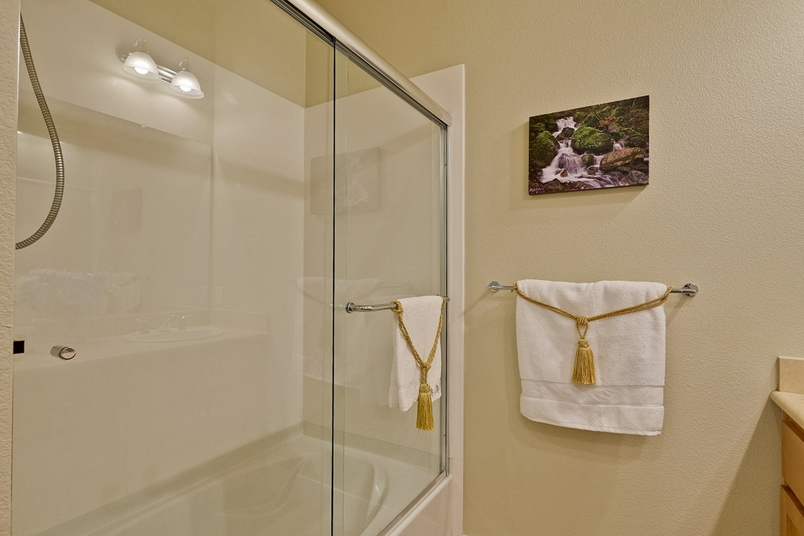 Master Bathroom (C) picture - 3732 Feather Ln, Palo Alto 94303