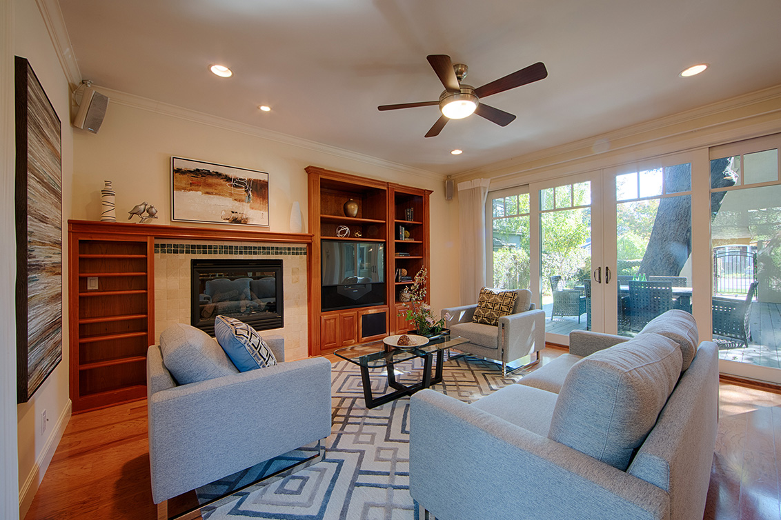 Living Room (B) picture - 518 Georgia Ave, Palo Alto 94306