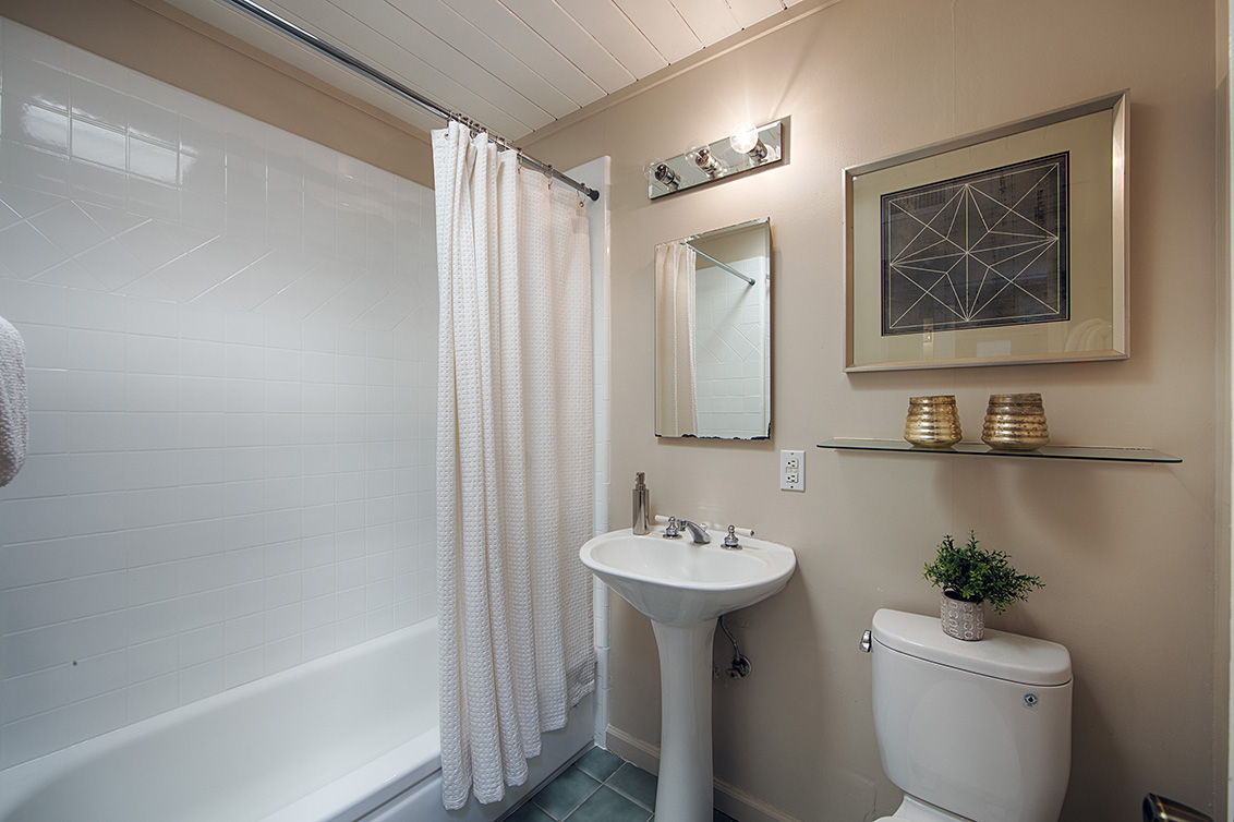 Bathroom 2 (A) Picture - 3432 Greer Rd, Palo Alto 94303 Bathroom 2 (A) picture - 3432 Greer Rd, Palo Alto 94303