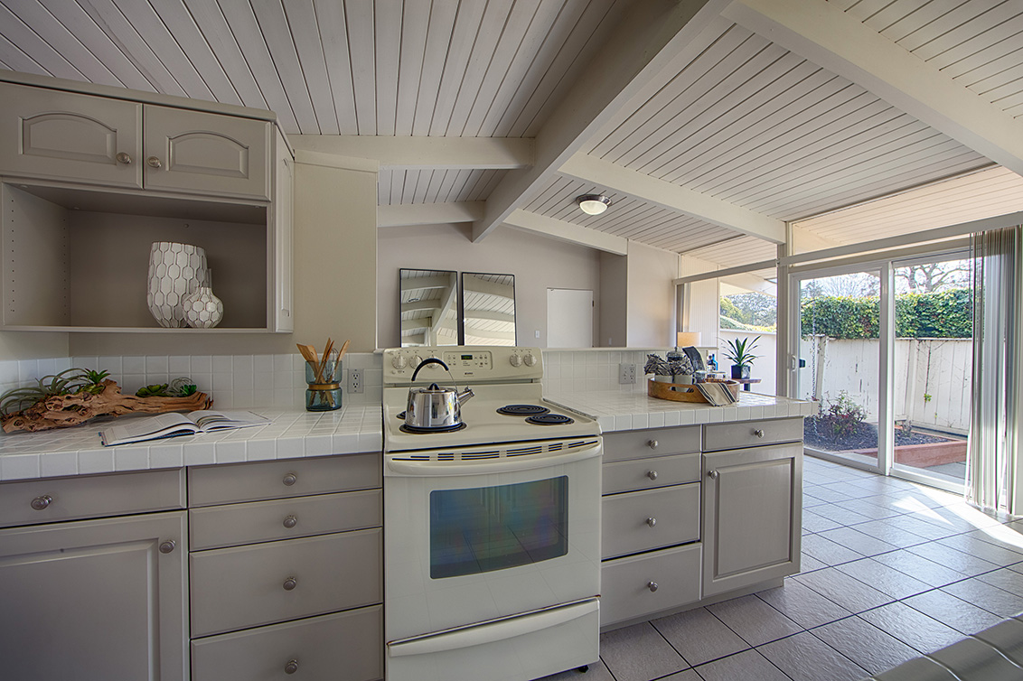 Kitchen (C) picture - 3432 Greer Rd, Palo Alto 94303