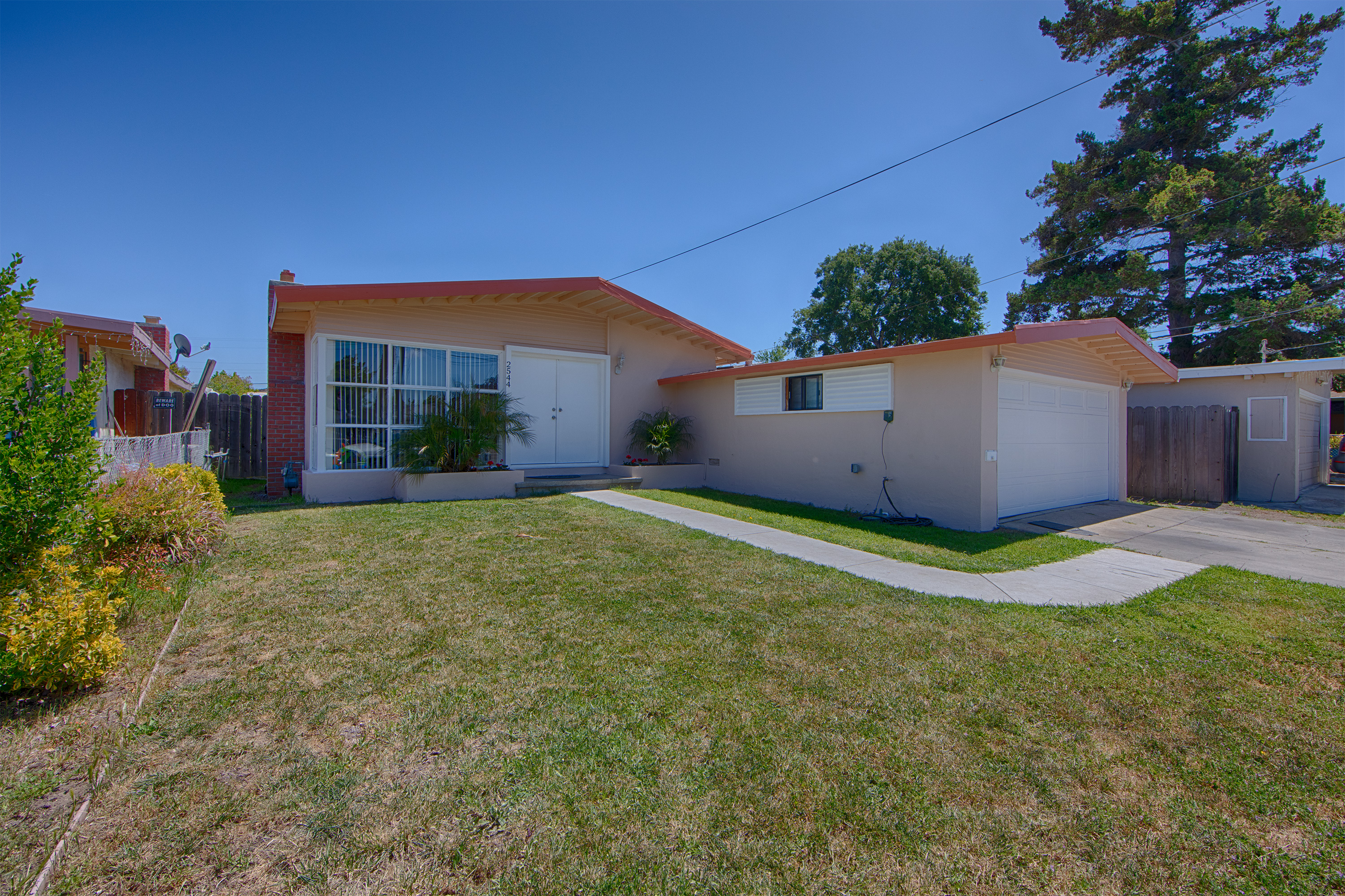 Hazelwood Way - East Palo Alto