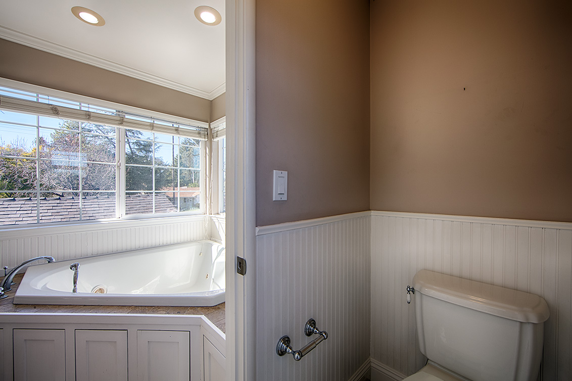 Master Bath (D) Picture - 15612 Linda Ave, Los Gatos 95032 Master Bath (D) picture - 15612 Linda Ave, Los Gatos 95032
