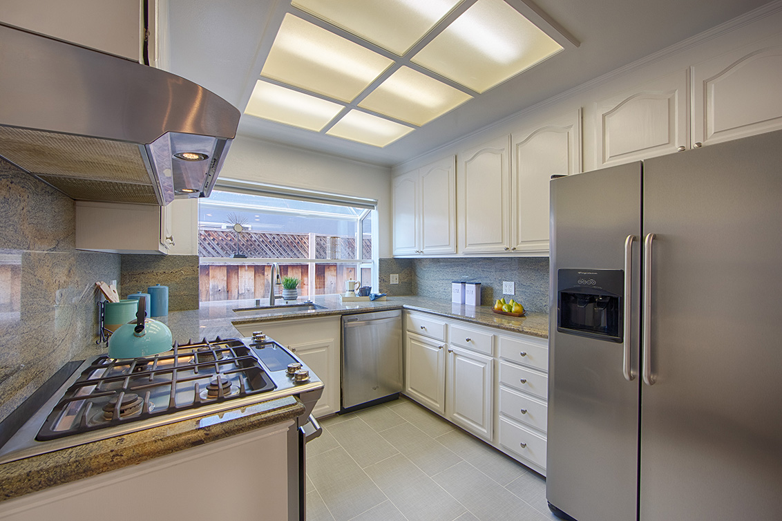 Kitchen - 3283 Lindenoaks Dr, San Jose 95117