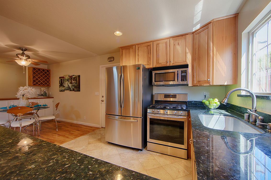 Kitchen (C) picture - 3466 Lindenoaks Dr, San Jose 95117