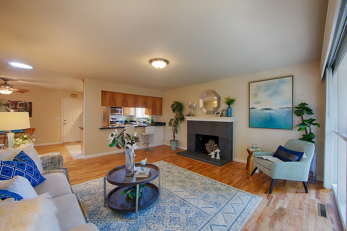 Living Room (D) picture - 3466 Lindenoaks Dr, San Jose 95117