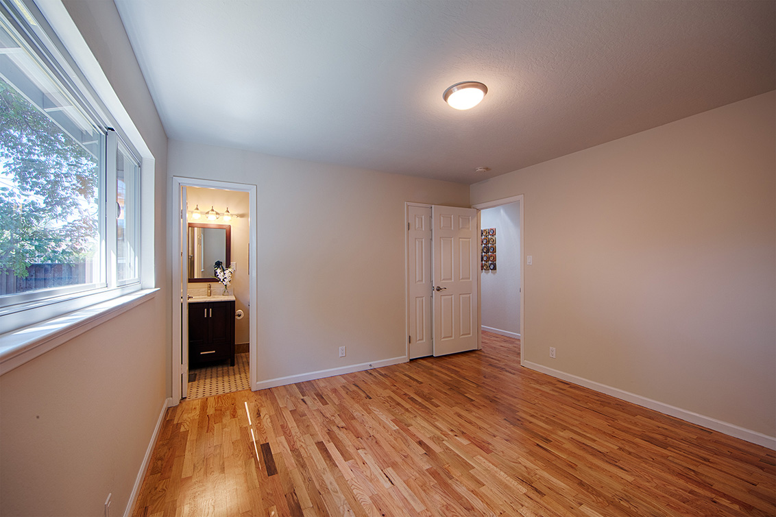 Master Bedroom (C) picture - 3466 Lindenoaks Dr, San Jose 95117