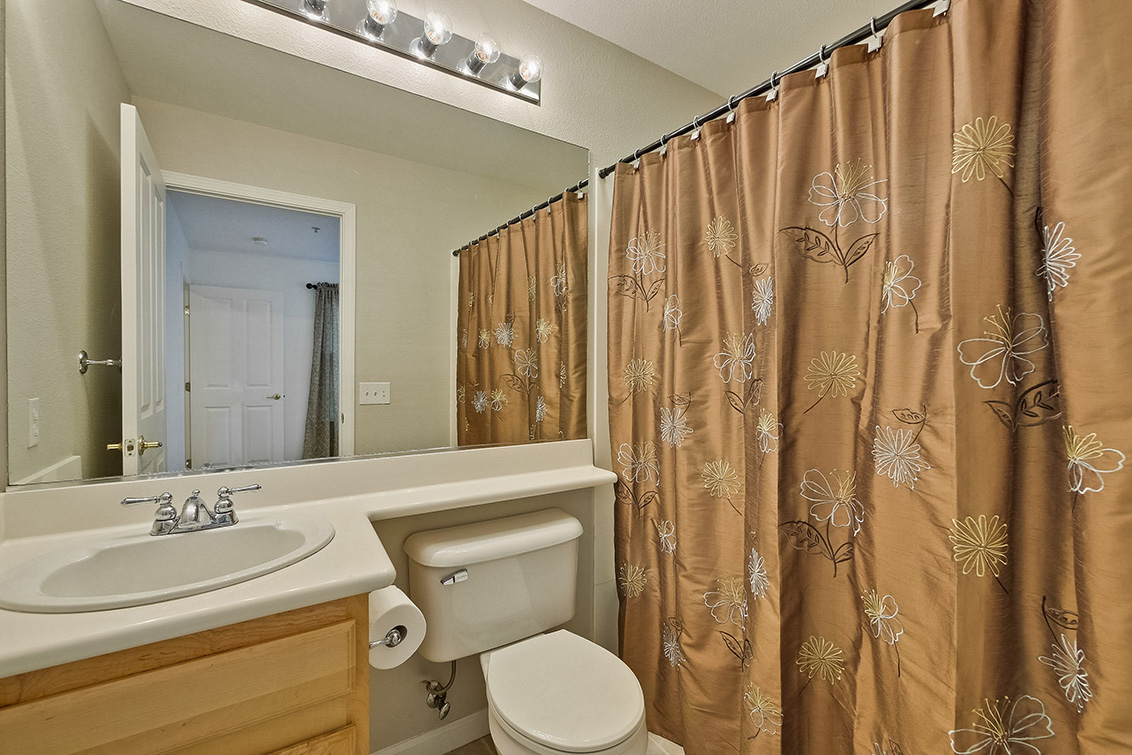 Bathroom 2 (A) picture - 127 Montelena Ct, Mountain View 94040