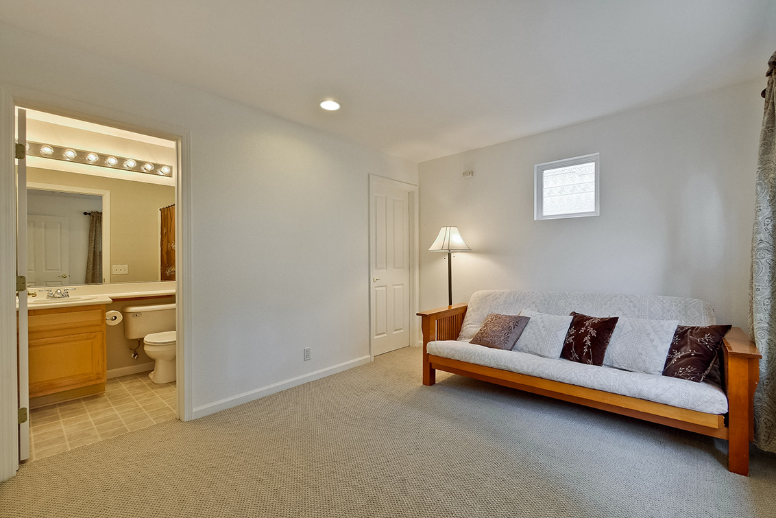 Bedroom 2 (A) picture - 127 Montelena Ct, Mountain View 94040