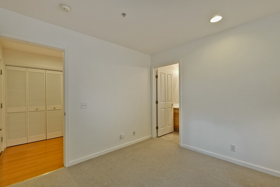 Bedroom 2 (B) picture - 127 Montelena Ct, Mountain View 94040