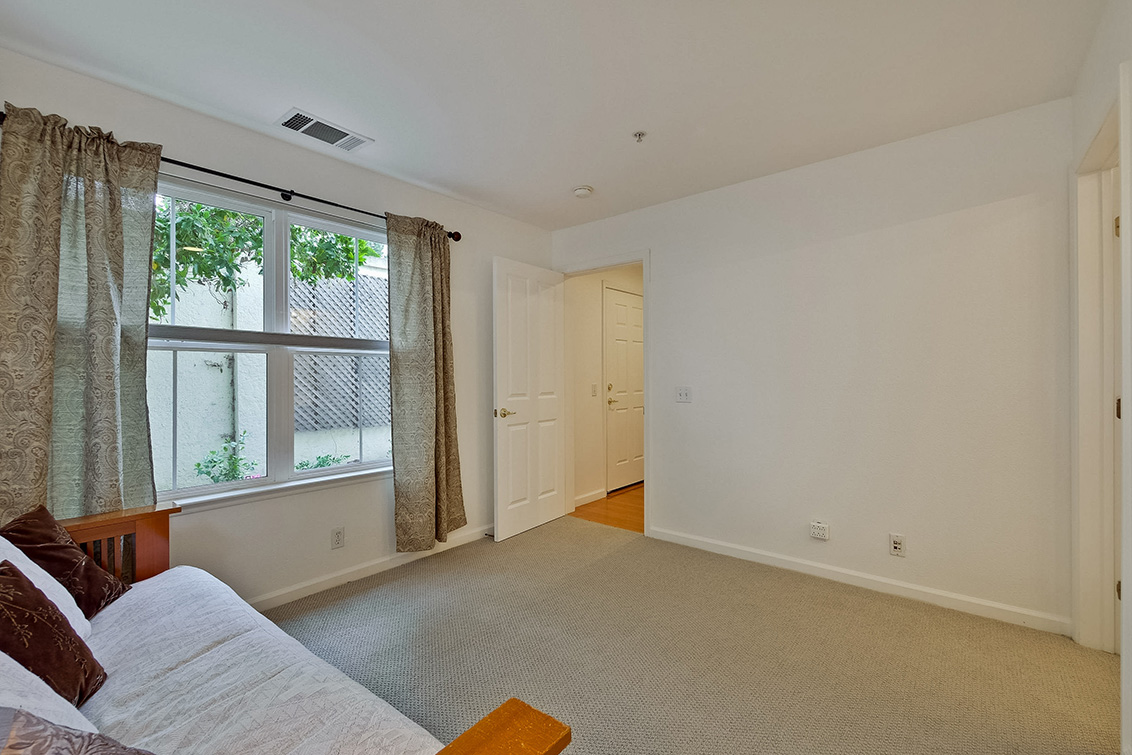 Bedroom 2 (C) picture - 127 Montelena Ct, Mountain View 94040