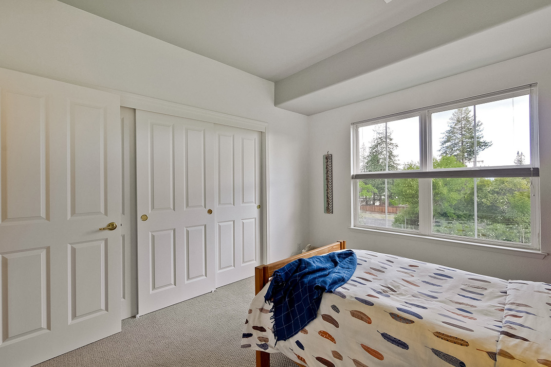 Bedroom 3 (B) picture - 127 Montelena Ct, Mountain View 94040