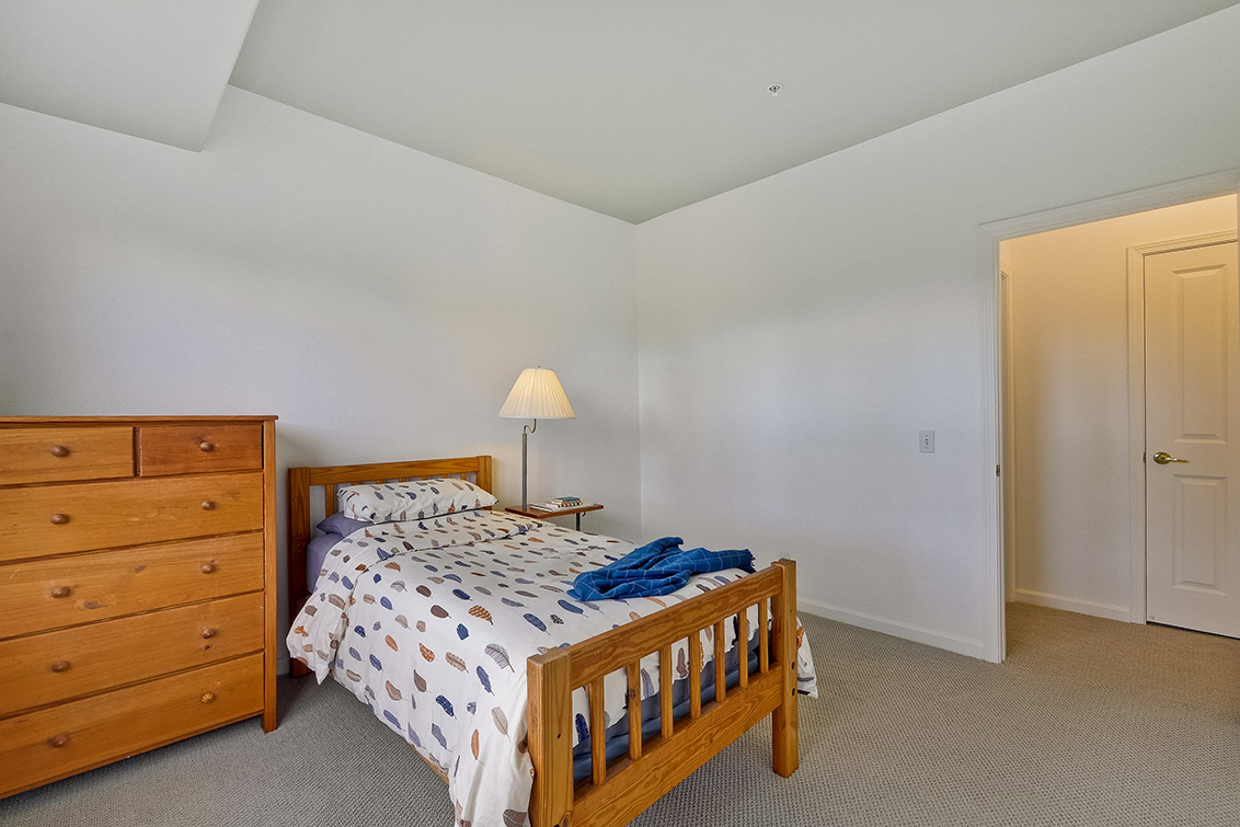 Bedroom 3 (D) picture - 127 Montelena Ct, Mountain View 94040