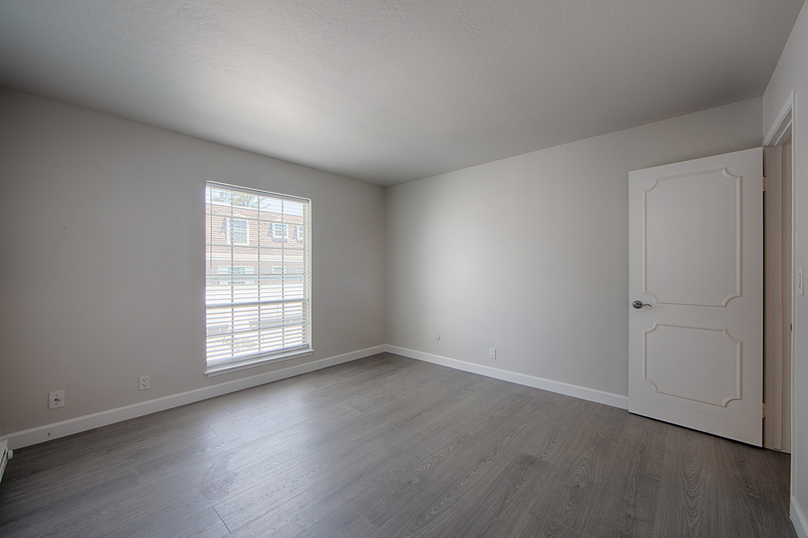 Bedroom (B) picture - 1930 Mount Vernon Ct 2, Mountain View 94040