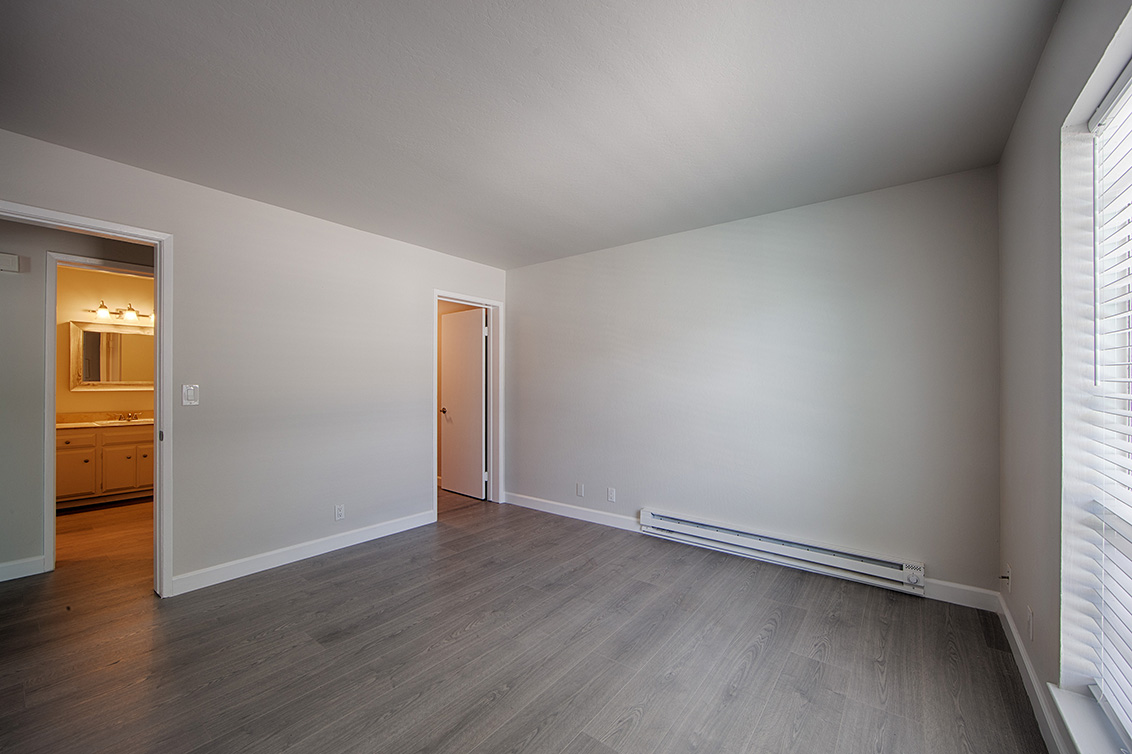Bedroom (D) picture - 1930 Mount Vernon Ct 2, Mountain View 94040