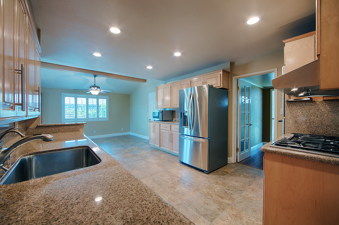Kitchen (D) picture - 800 Mulberry Ln, Sunnyvale 94087