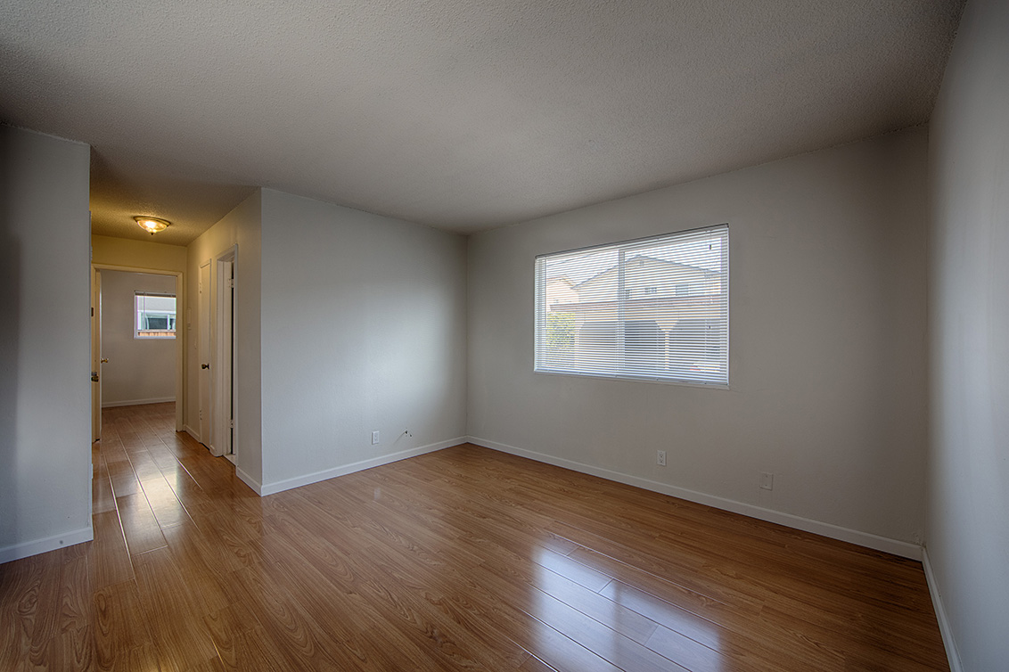 Unit 2 Living Room (D) picture - 1662 Ontario Dr, Sunnyvale 94087