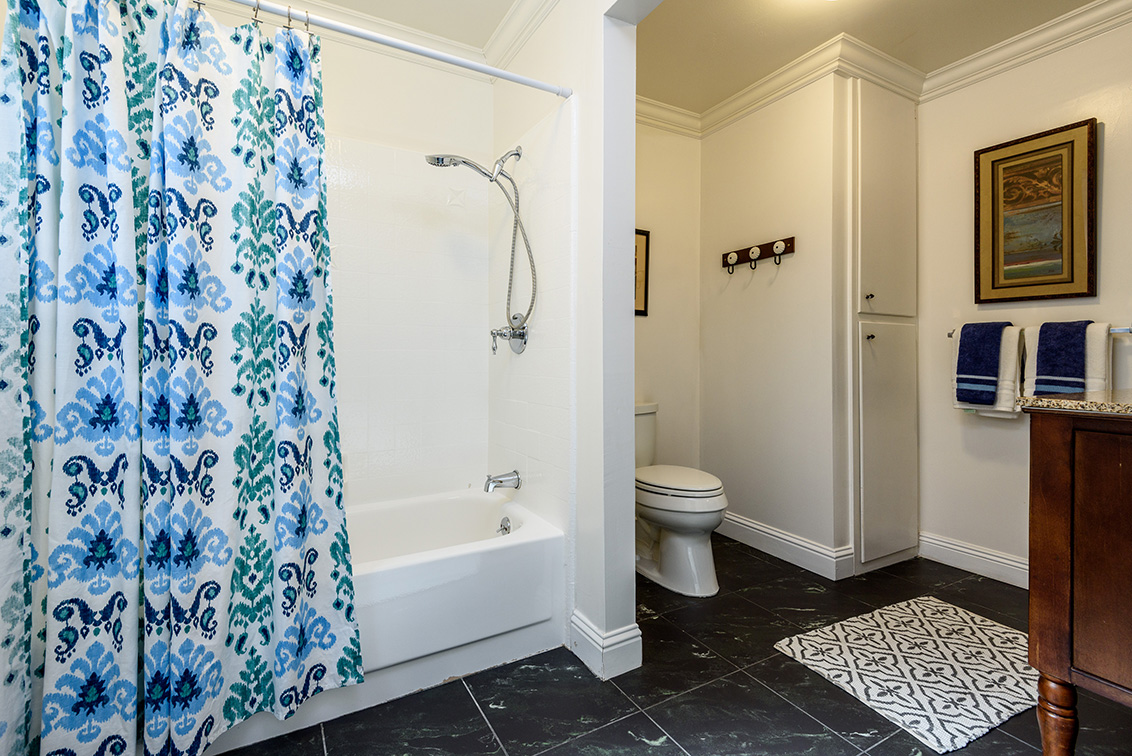 Master Bath (B) Picture - 2624 Ponce Ave, Belmont 94002 Master Bath (B) picture - 2624 Ponce Ave, Belmont 94002