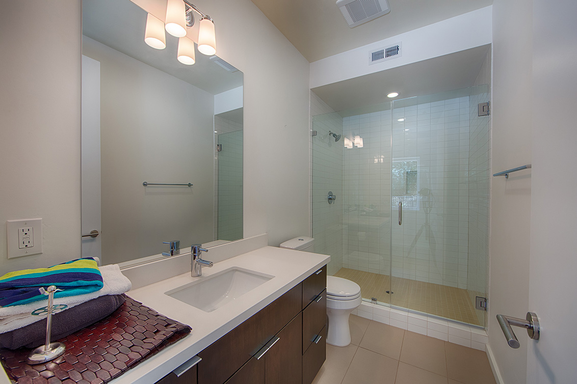 Downstairs Bath (A) picture - 16860 Quarry Rd, Los Gatos 95030