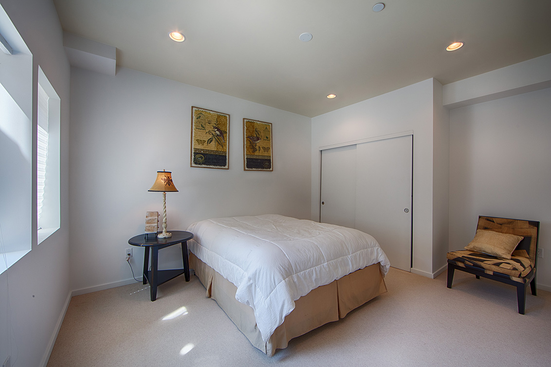 Downstairs Bedroom (A) picture - 16860 Quarry Rd, Los Gatos 95030