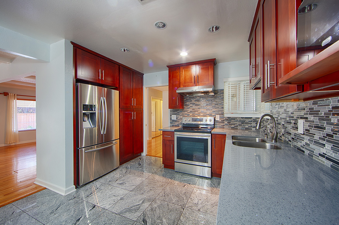 Kitchen (C) picture - 1723 Queens Crossing Dr, San Jose 95132