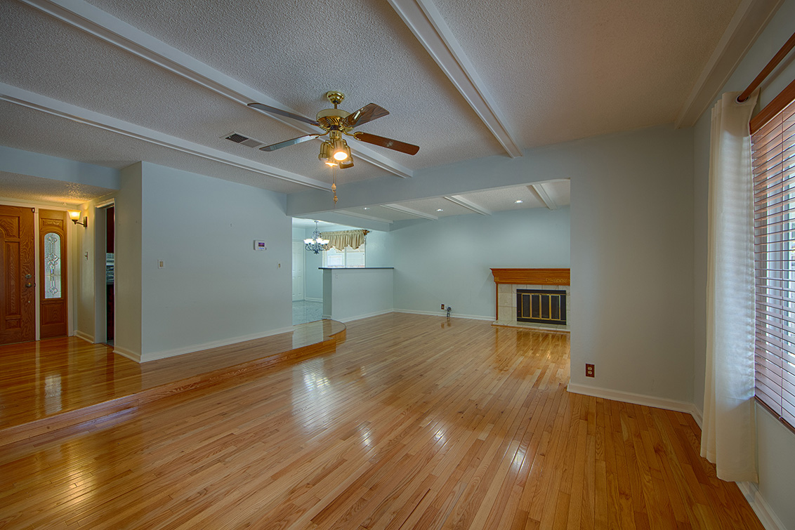 Living Room (C) picture - 1723 Queens Crossing Dr, San Jose 95132